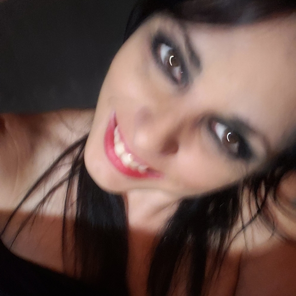 Meet your Posher, Krystal - Picture 3 of 5